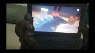 Godzilla & Kong React To: Mechagodzilla... But's It's On Low Budget (Toy Recreation).