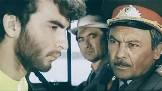 Берегись ! Змеи ! (1979 г.) детектив