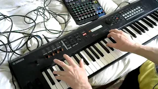 YAMAHA keyboard mx 61 synthesizer . Amazing fast solo