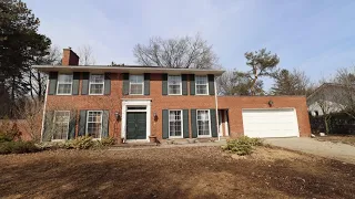 Exploring a Beautiful Abandoned $5,500,000 Estate Mansion Built in 1960