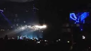 Pearl Jam - Vienna - 2014: Eddie Complaining + Neil Young's "The needle and the damage done"