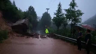 Heavy downpour displaces hundreds in SW China's Sichuan