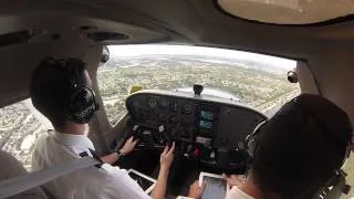 Approach runway 32 in Naples municipal airport (KAPF)