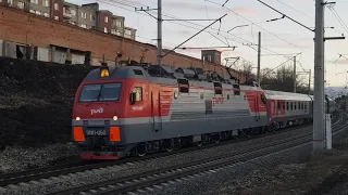 Электровоз ЭП1П-050 с фирменным поездом №643С КисловодскーАдлер