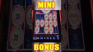 Mini Bonus on Happy & Prosperous Dragon LInk