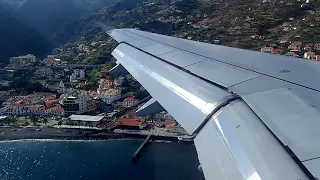 Professional landing at DANGEROUS MADEIRA Airport - APPLAUDING PASSENGERS!!!