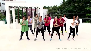 Thade Rahiyo zumba practice dance video for ladies