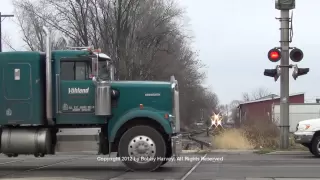 Santa Train vs. idiots ignoring crossing signal - Canton, IL 12/8/12