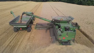 Deere S780 Harvesting Wheat