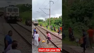 Live Train accident, Plz don't risk your life 🙏 #shorts #short #indianrailway #shortvideo SKR rf