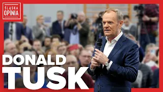 Wycięte drzewa zamiast "elektryków". Tusk o fabryce Izery w Jaworznie