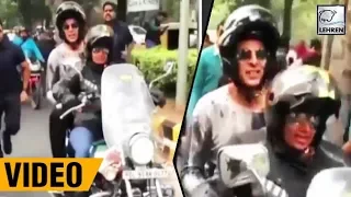 Akshay Kumar Goes On A Bike Ride With A Female Fan | Padman | LehrenTV