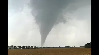 Tornado nahe Flughafen Wien Schwechat, Österreich | 10. Juli 2017