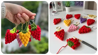 Very Easy Even Novices Can Do It 🍓 / Crochet Strawberry Keychain Pattern Free / Amigurumi Keychain