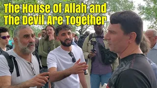 Speakers Corner - A Christian Visitor Shows A Muslim Visitor That Islam Is Not From The True God