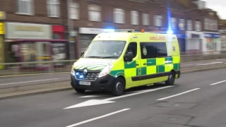 UK Specialist Ambulance Service // Renault Master Ambulance // responding With Bull horn