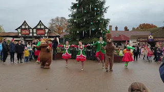 Gruffalo and stickman Christmas flash mob 2019 chessington world of adventures