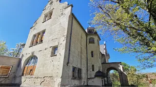 Eine wunderschöne Villa, Herrenhaus von 1901, fast ein Schloss und eine kleine Schule dabei.