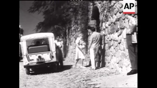 Richard Burton in Puerto Vallarta awaiting marriage to Elizabeth Taylor