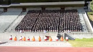 #Cheerleaders #CrowdWave #FlashMob #MW South African School Cheer Show how sports fans should do it