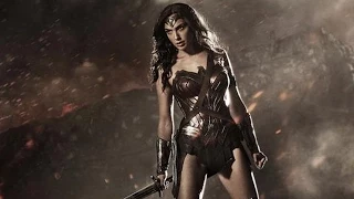 Batman v Superman - Wonder Woman Costume & Panel Footage Reaction - Comic Con 2014