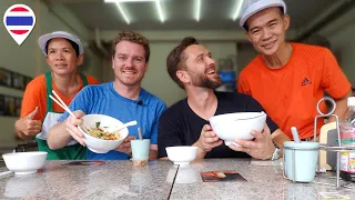 Meeting Bangkok's Happiest Noodle Maker! 😃🇹🇭 Thai Food You'll Fall in Love with! ฝรั่งกินอาหารไทย