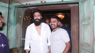 KGF Superstar Yash with his crazy fans in Mumbai #yash #kgf #kgf2