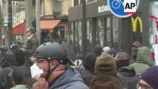 Fast food restaurant attacked amid Paris protests