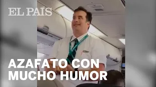 La divertida forma de un azafato de vuelo de dar las instrucciones de seguridad