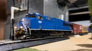 GECX 2040 Leads a Manifest on The Layout (With REAL Sounds!)