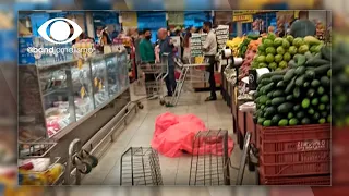 Mulher morre e corpo é coberto por plástico em mercado do RJ