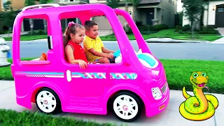 ダイアナとバービーのおもちゃの車 - キャンプカーで大冒険 Barbie car adventure Diana & Roma