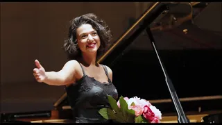 Khatia Buniatishvili - Chopin: Piano Concerto no. 2 Op. 21 (DRP & Ariel Zuckermann). Live at 2011.