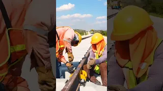 El tendido de vía en el Tren Maya, con la maestría de las y los trabajadores mexicanos.