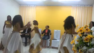 Festa  na igreja missonaria carine  coreografia