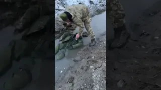 (18+) 09.03.22 ЗСУ знищили броньовану конвой російської техніки