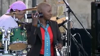 Angelique Kidjo - Agolo - 8/13/2006 - Newport Jazz Festival (Official)