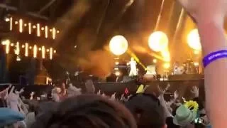 Richard Ashcroft performs 'Bitter Sweet Symphony' at Isle Of Wight festival