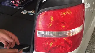 طريقة تغيير مصابيح الخلفية للسيارةvw turan 1.9 💡🚗💡