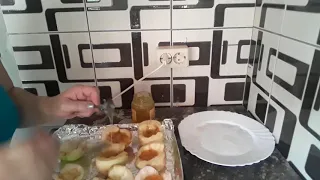 Запечённые яблоки с мёдом в духовке.