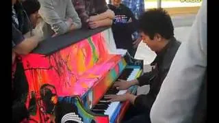 Lang Lang gives impromptu performance for students