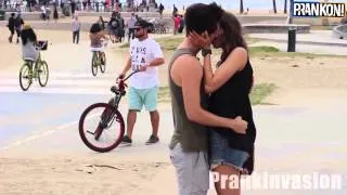 Top 3 KISSING PRANKS 2015 -KISSING PRANK COMPILATION 2015 - KISSING SEXY GIRLS!