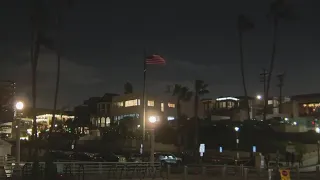 Manhattan Beach Pier shuts down amid strong winds, high tide