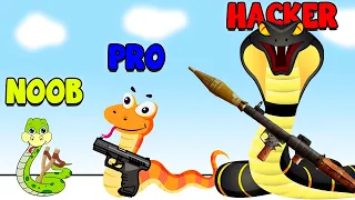 THE EVOLUTION OF SNAKE WEAPONS! 🐍 NOOB vs PRO vs HACKER in SNAKE GUN RUN