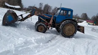 Сегодня чистим снег Трактор мтз 80