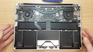 Apple MacBook Pro A1425 13.3" Unplug Battery to prepare for cleaning. Datamarket Apple recover