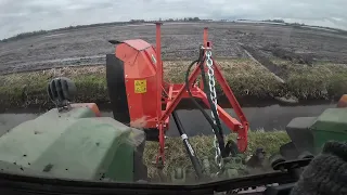 Boer Bam gaat greppelfrezen