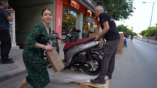 unboxing SYM Symphony 125 scooter 2023