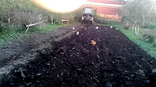 Осіння оранка саморбним трактором