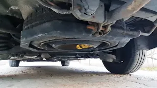 Установка запасного колеса под днищем авто (Installation of a spare wheel under bottom of the car)